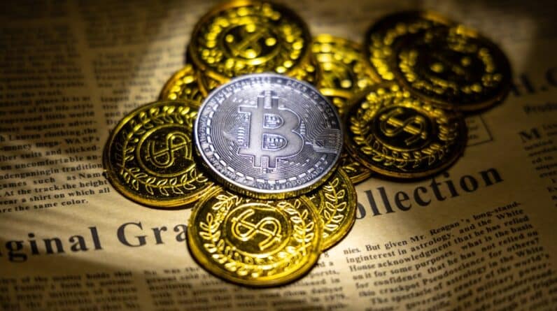 Photo "What Are the Risks and Benefits of Investing in Cryptocurrencies?"