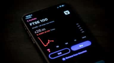 Photo "What Are the Potential Risks and Rewards of Participating in the Crypto Market?"