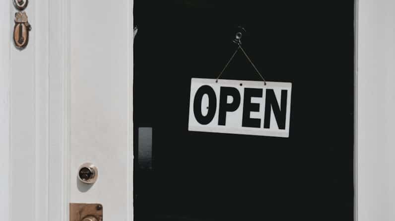 Photo "How Can I Contribute to the Development and Improvement of Open-source Cryptocurrency Projects?"