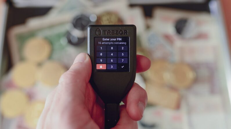 Photo Hardware wallet