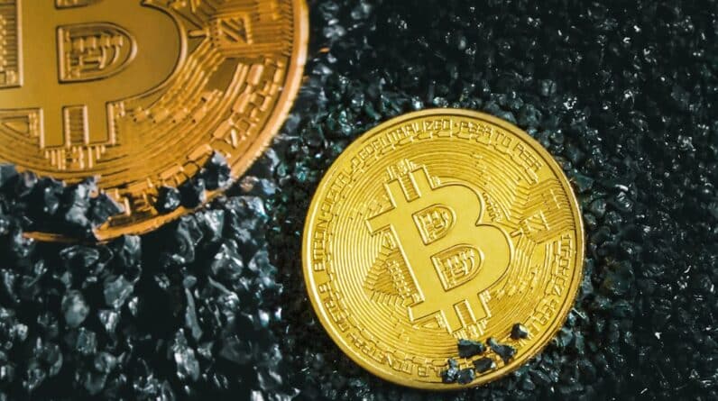 Photo Dark Web and Bitcoin