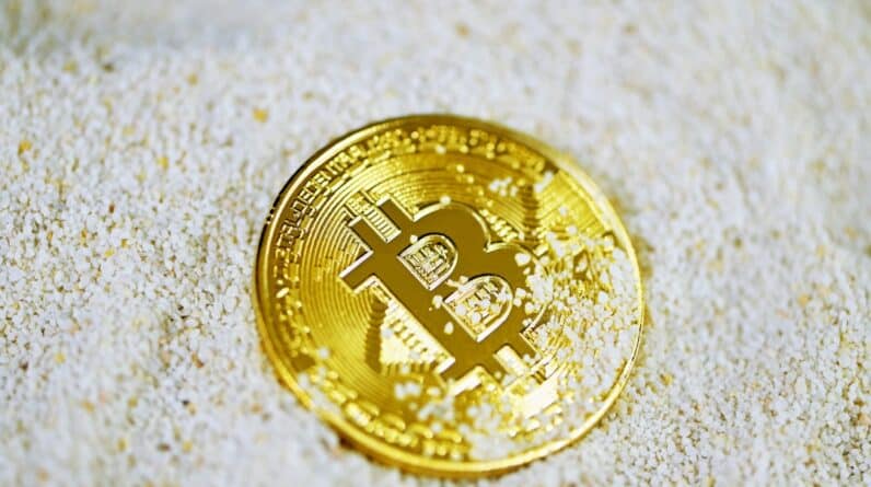 Photo Bitcoin Taxes